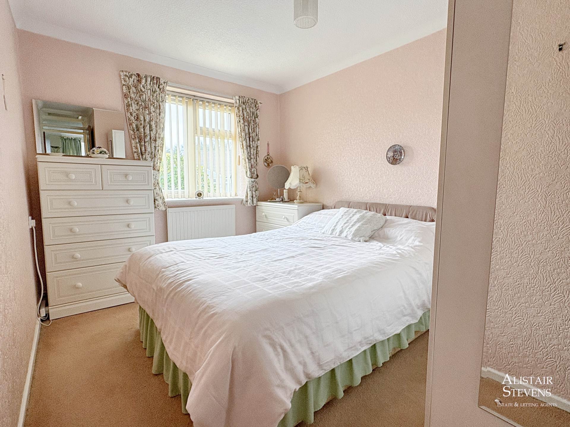 Haggate Crescent, Royton, Image 6