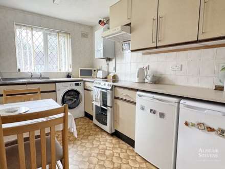 Haggate Crescent, Royton, Image 3