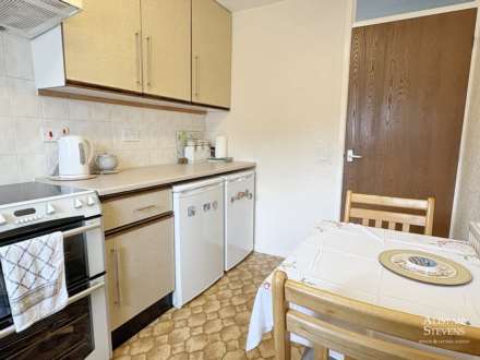 Haggate Crescent, Royton, Image 5