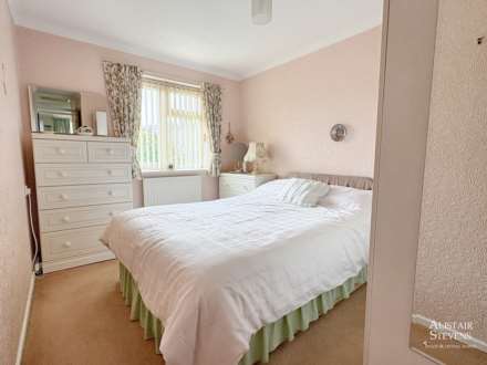 Haggate Crescent, Royton, Image 6