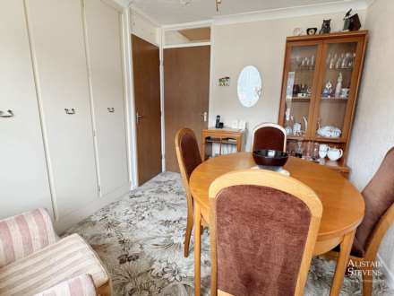 Haggate Crescent, Royton, Image 9