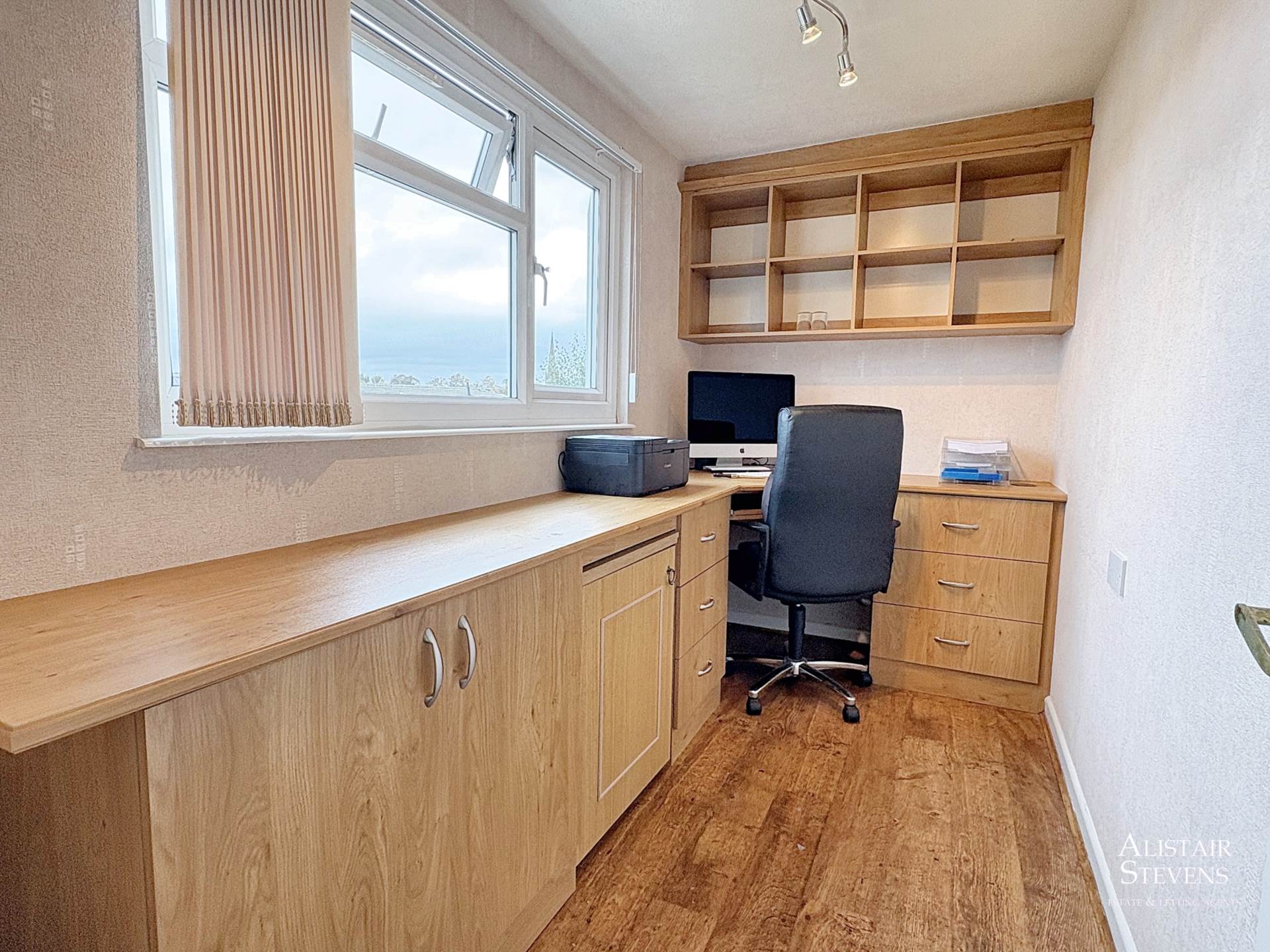 Elizabeth Avenue, Royton, Image 13