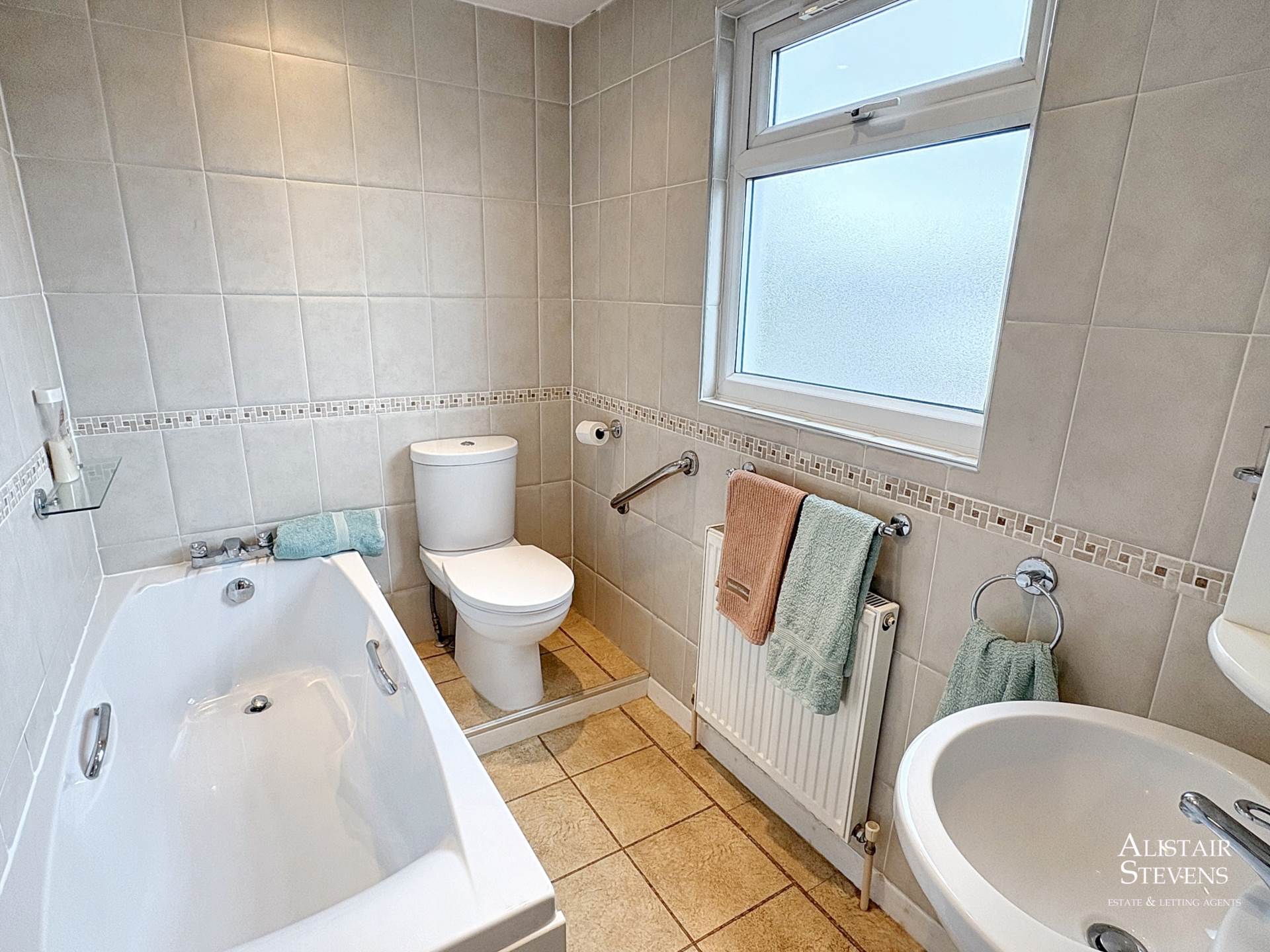 Elizabeth Avenue, Royton, Image 14