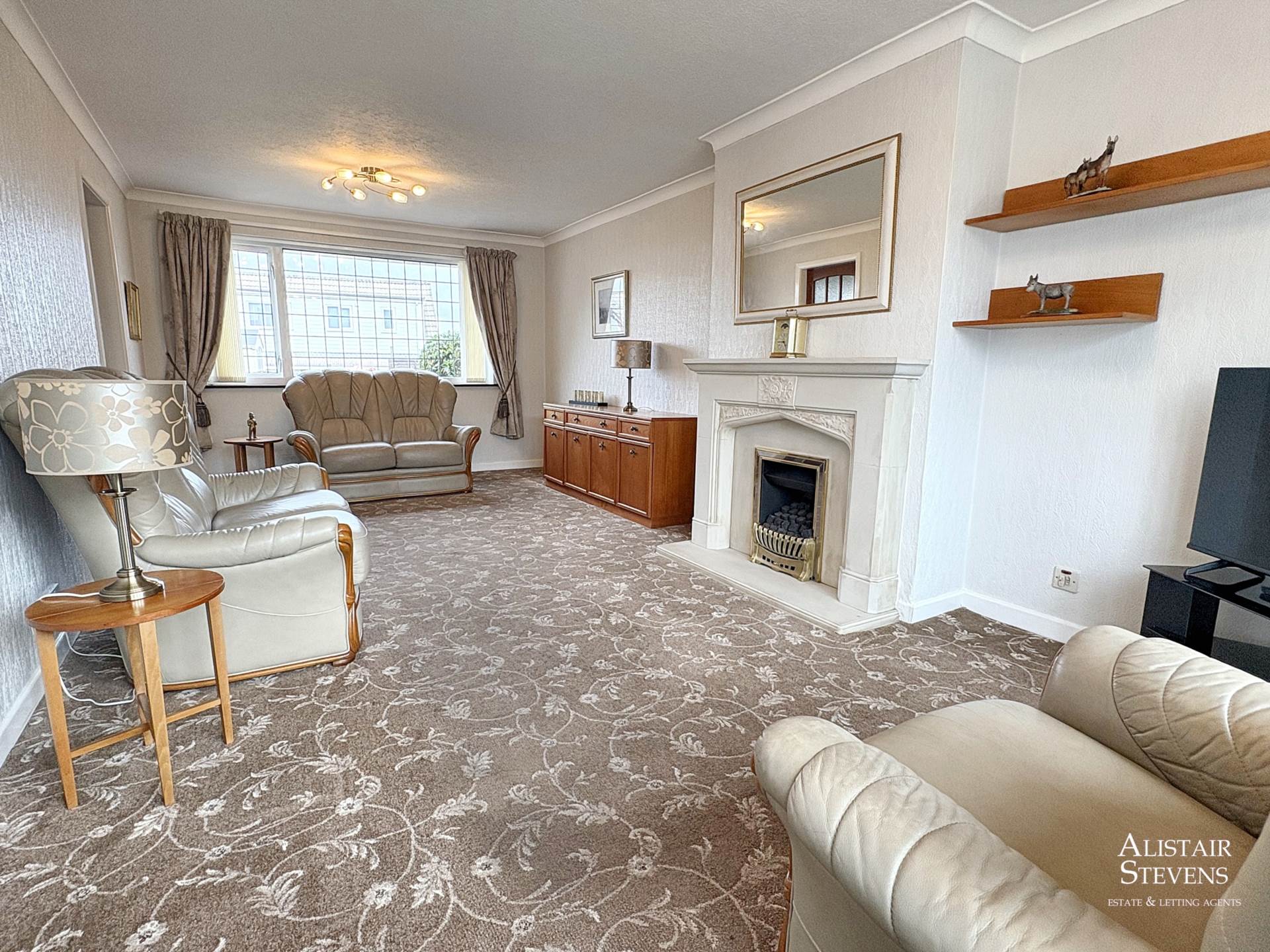 Elizabeth Avenue, Royton, Image 4