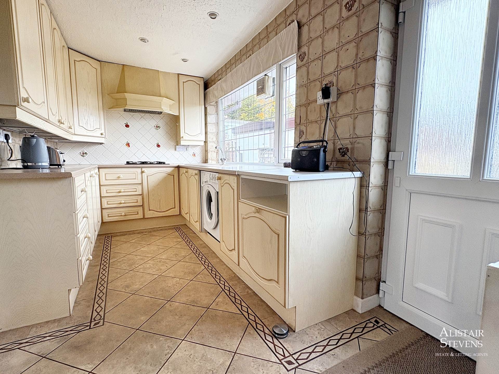 Elizabeth Avenue, Royton, Image 5