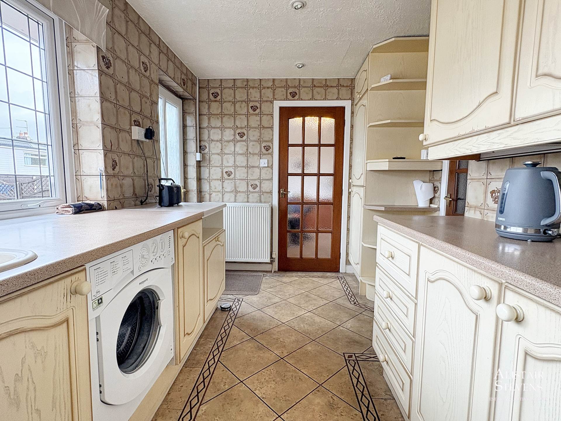 Elizabeth Avenue, Royton, Image 6