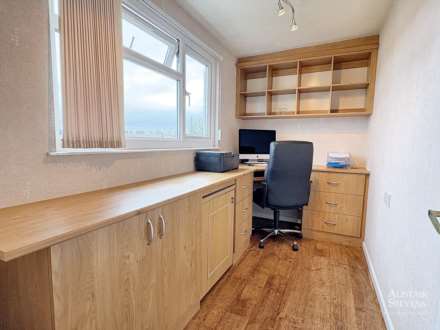 Elizabeth Avenue, Royton, Image 13