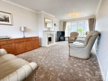 Elizabeth Avenue, Royton, Image 3