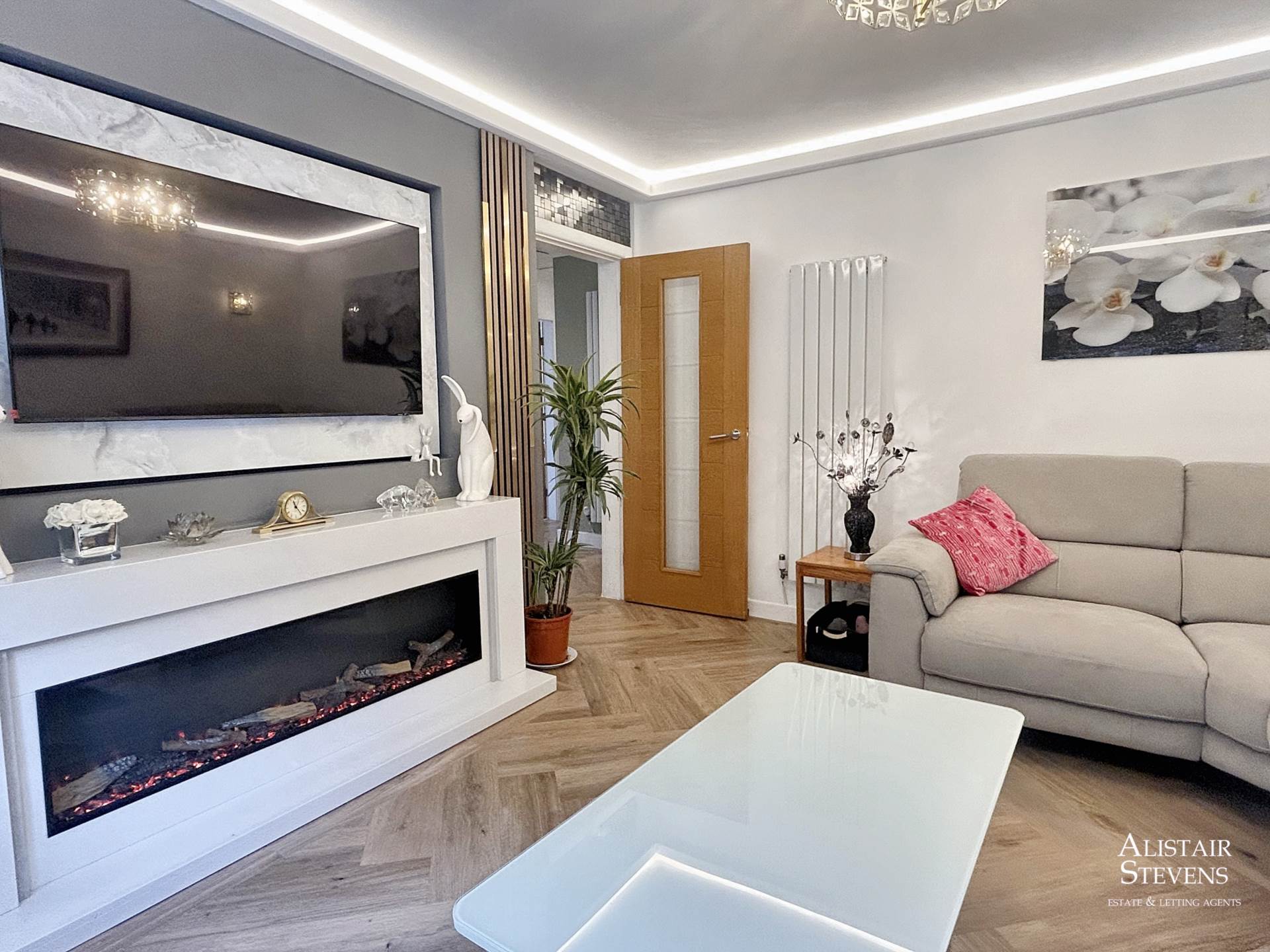 Kerwood Drive, Royton, Image 3