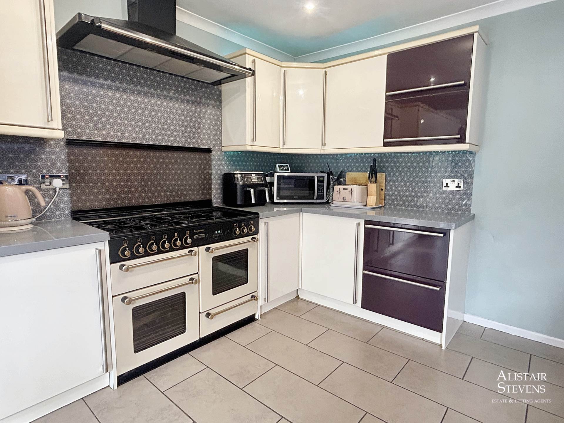 Kerwood Drive, Royton, Image 8