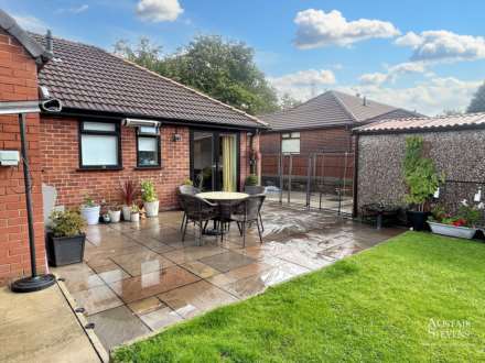 Kerwood Drive, Royton, Image 13