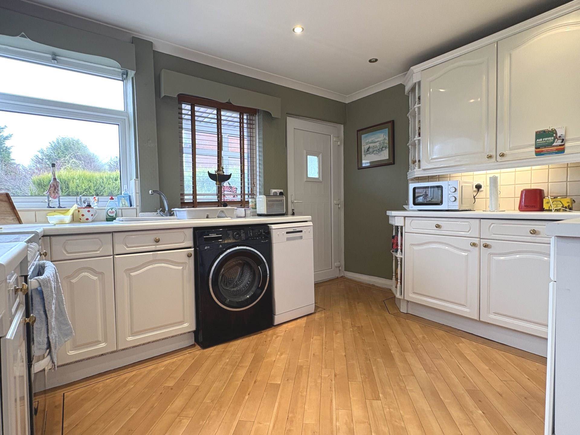 Church Road, Shaw, Image 10