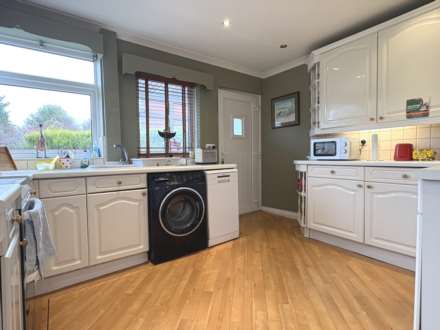 Church Road, Shaw, Image 10