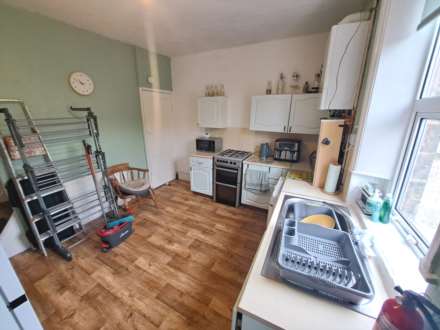 Hadfield Street, Glossop, Image 3