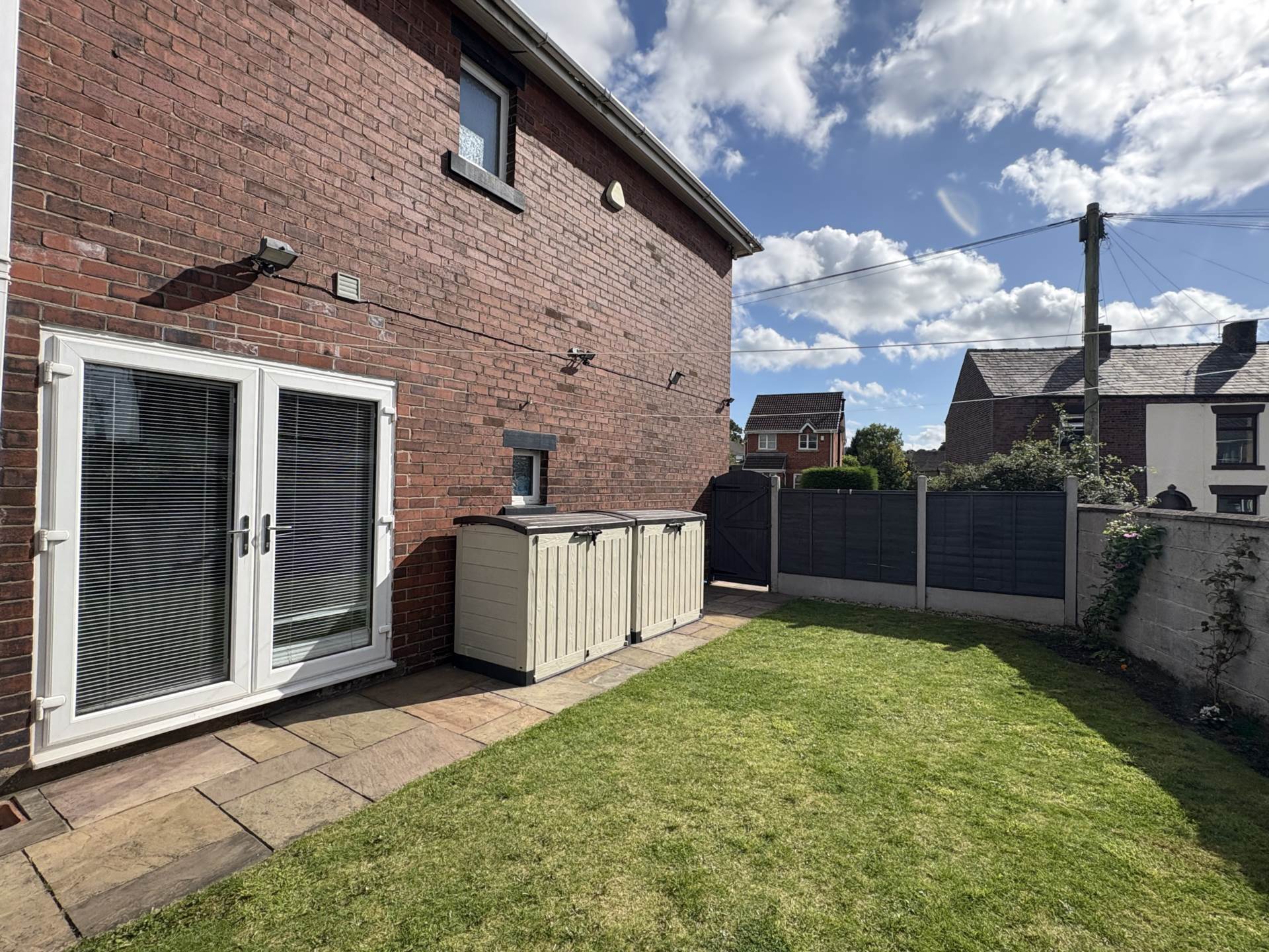 Scowcroft Lane, Shaw, Image 17