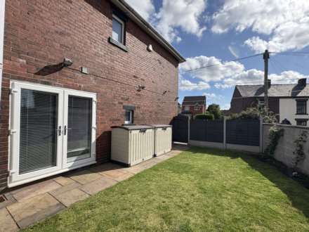 Scowcroft Lane, Shaw, Image 17