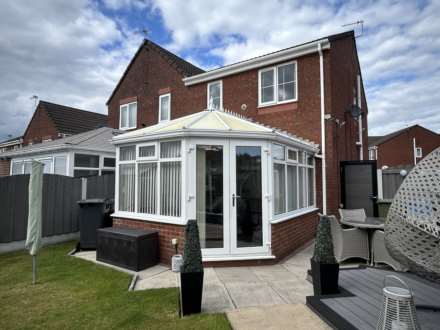 Arlington Close, Royton, Image 17