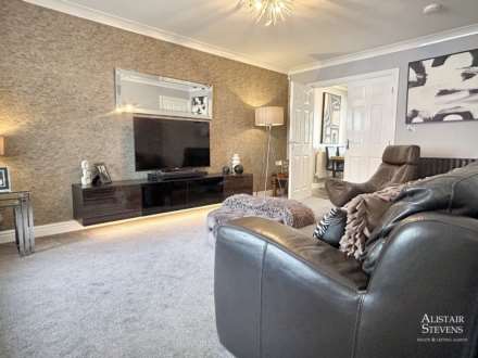 Arlington Close, Royton, Image 2