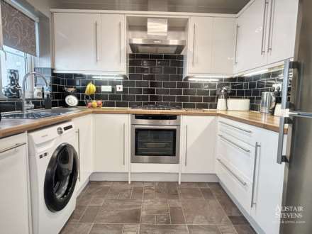 Arlington Close, Royton, Image 3