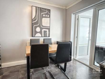 Arlington Close, Royton, Image 5