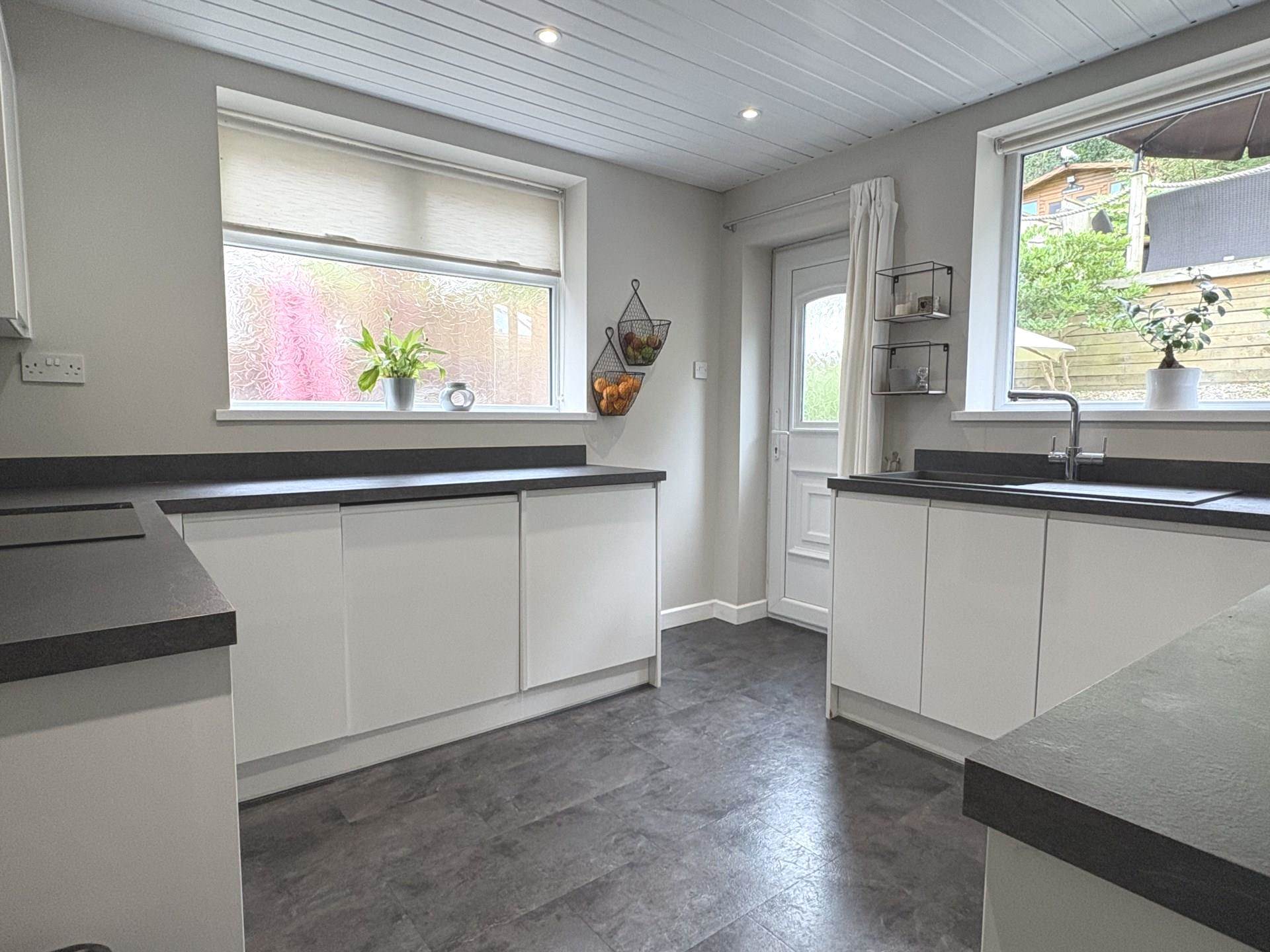 Valley New Road, Royton, Image 10