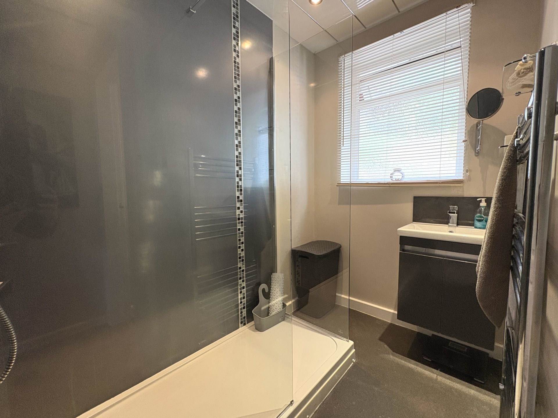 Valley New Road, Royton, Image 13