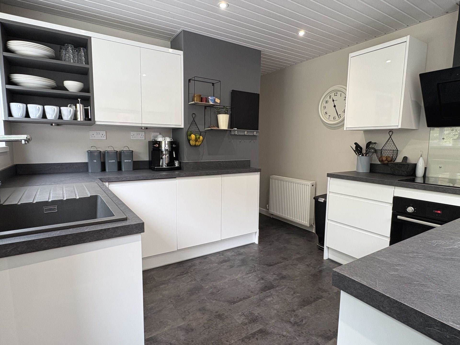 Valley New Road, Royton, Image 3