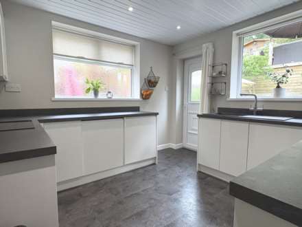 Valley New Road, Royton, Image 10