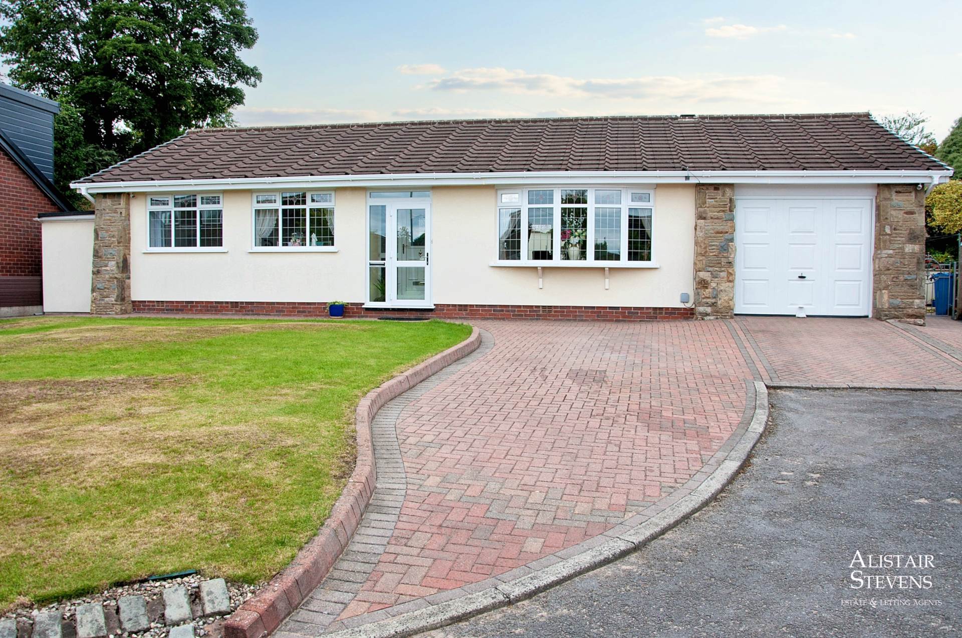 Chiltern Close, High Crompton, Shaw, Image 1