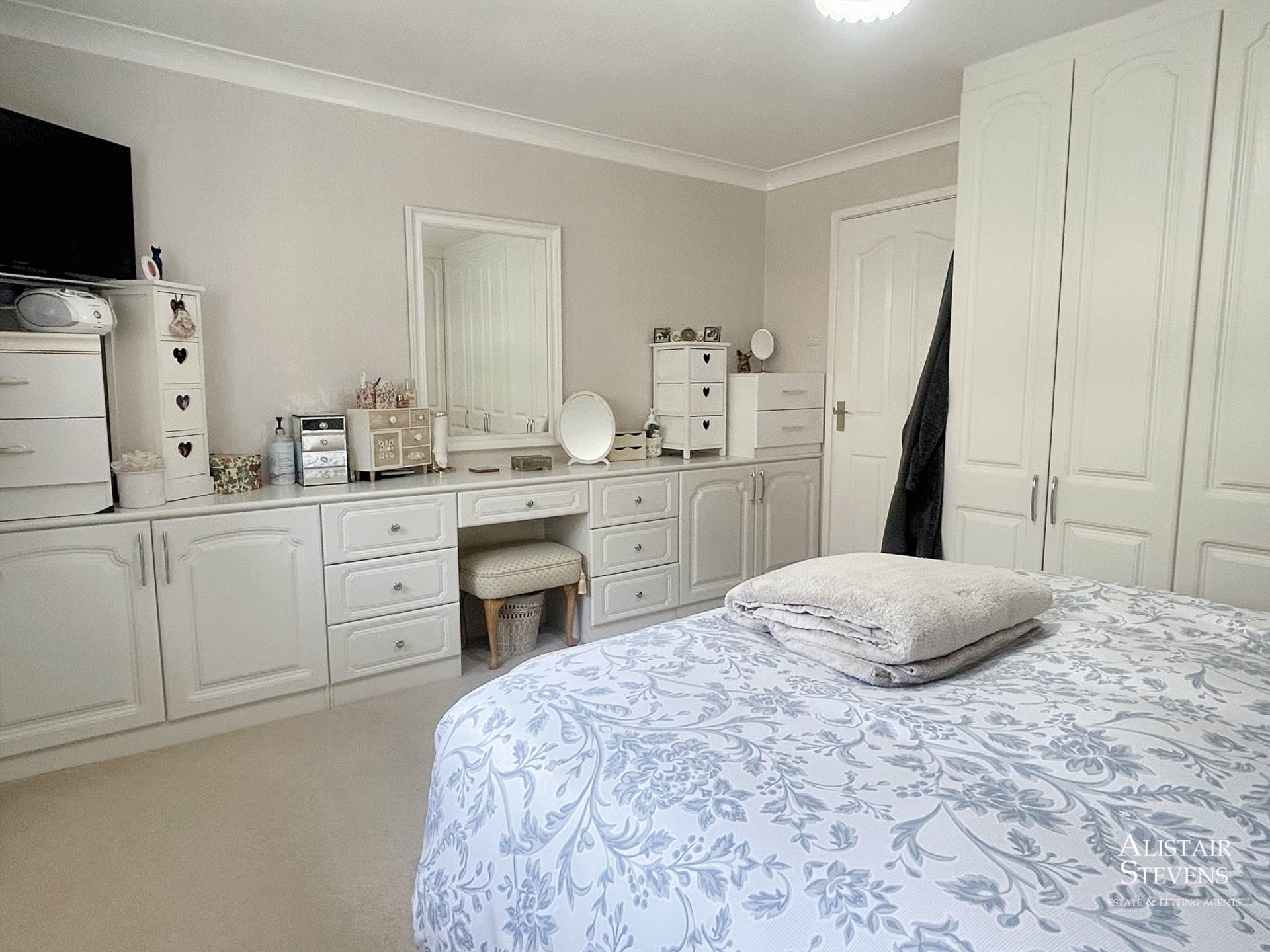 Chiltern Close, High Crompton, Shaw, Image 10