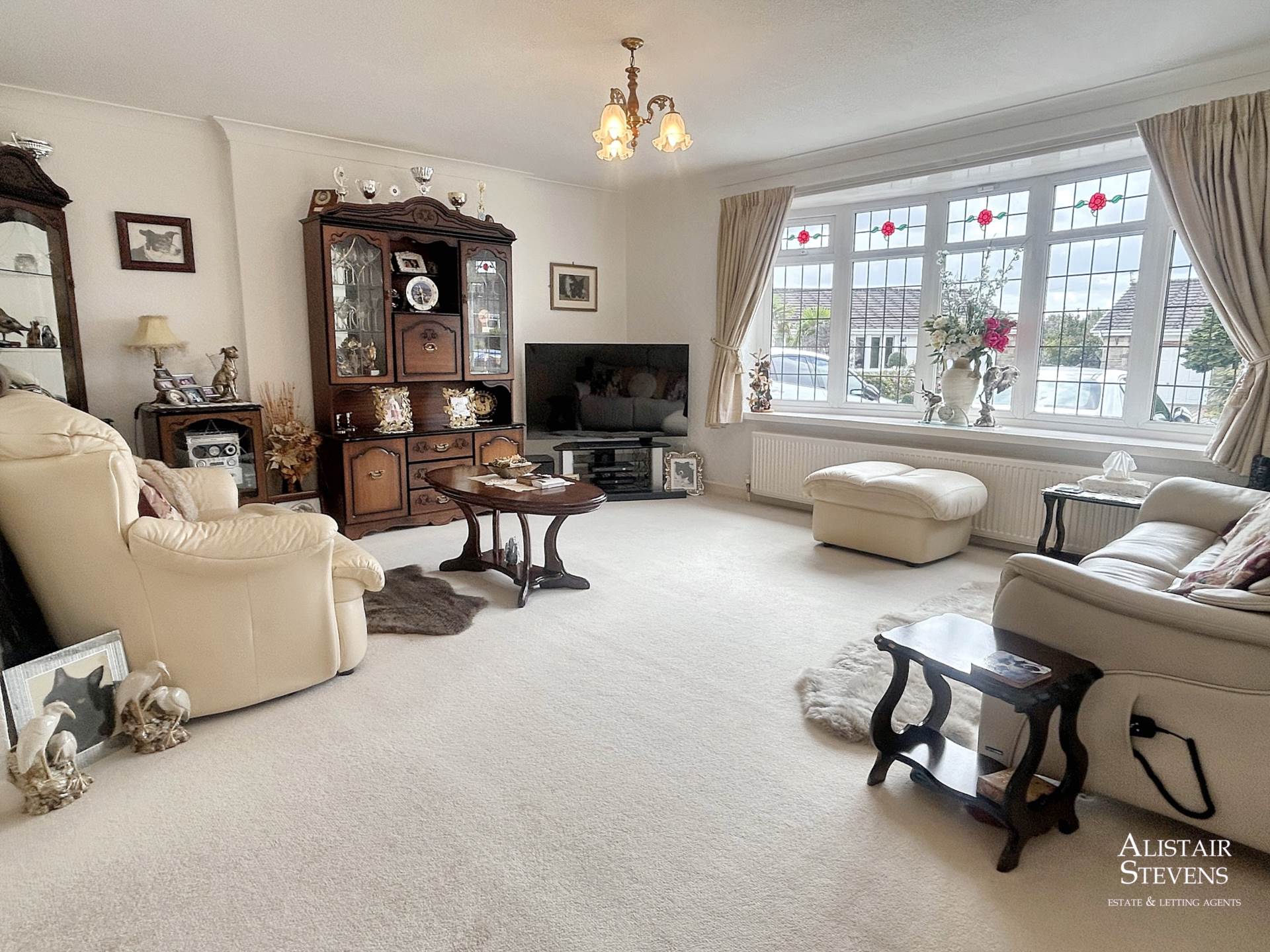 Chiltern Close, High Crompton, Shaw, Image 3