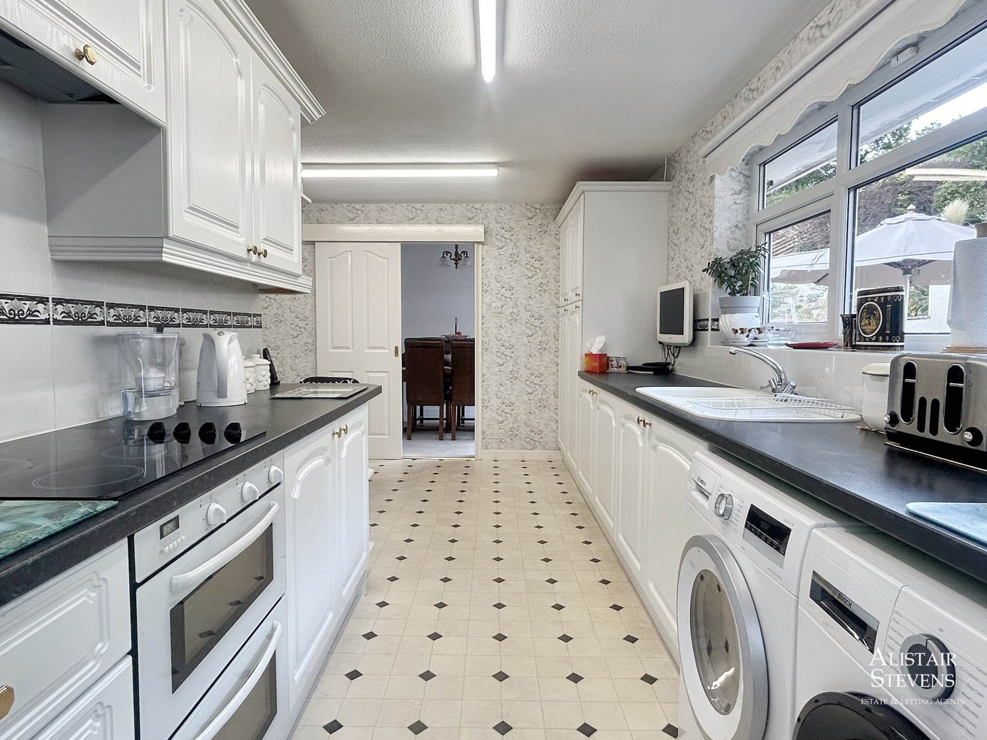 Chiltern Close, High Crompton, Shaw, Image 7