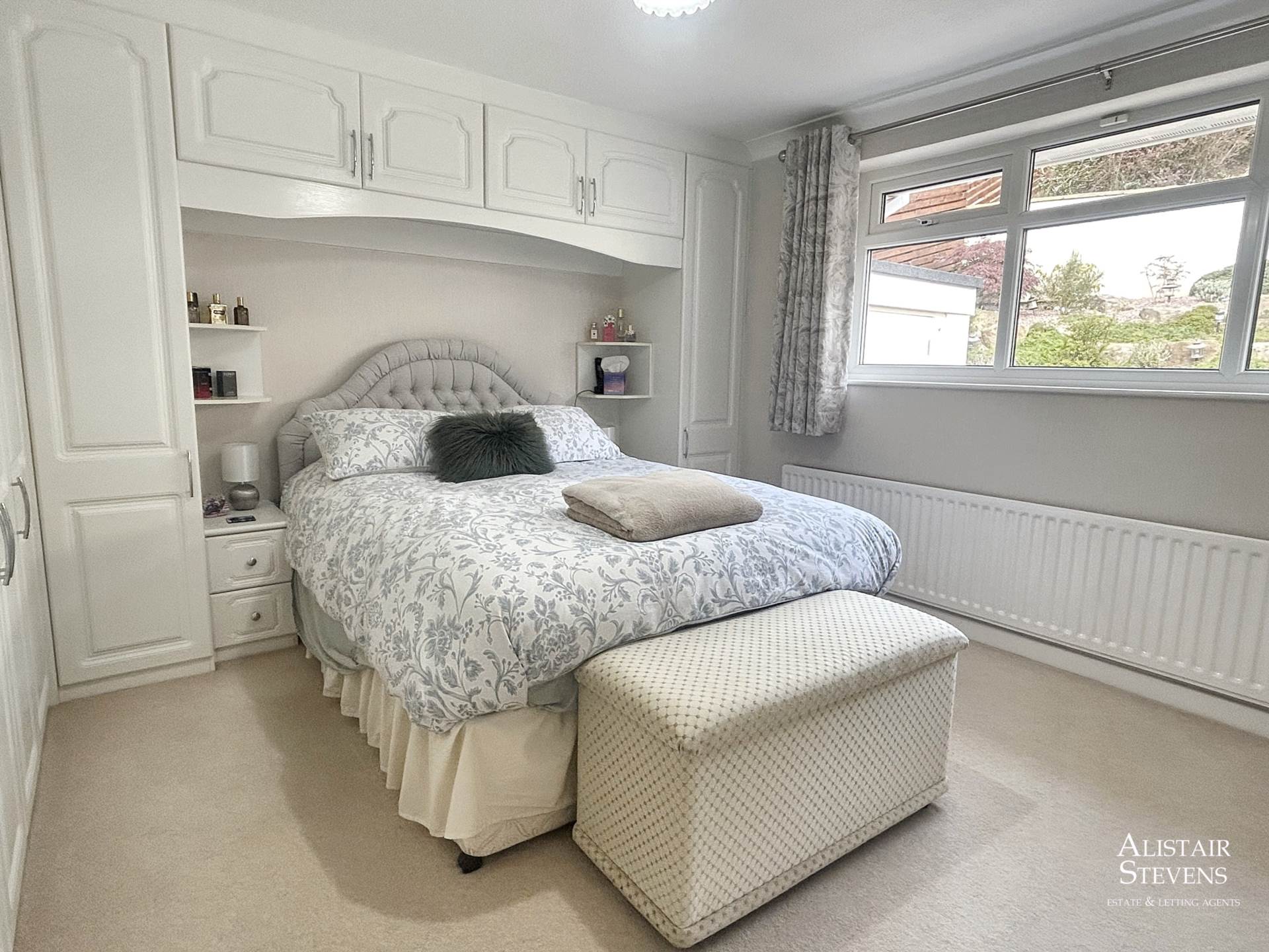 Chiltern Close, High Crompton, Shaw, Image 9