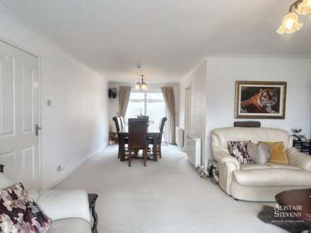 Chiltern Close, High Crompton, Shaw, Image 4