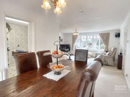 Chiltern Close, High Crompton, Shaw, Image 5