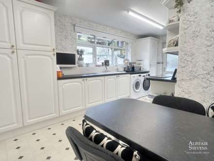 Chiltern Close, High Crompton, Shaw, Image 8