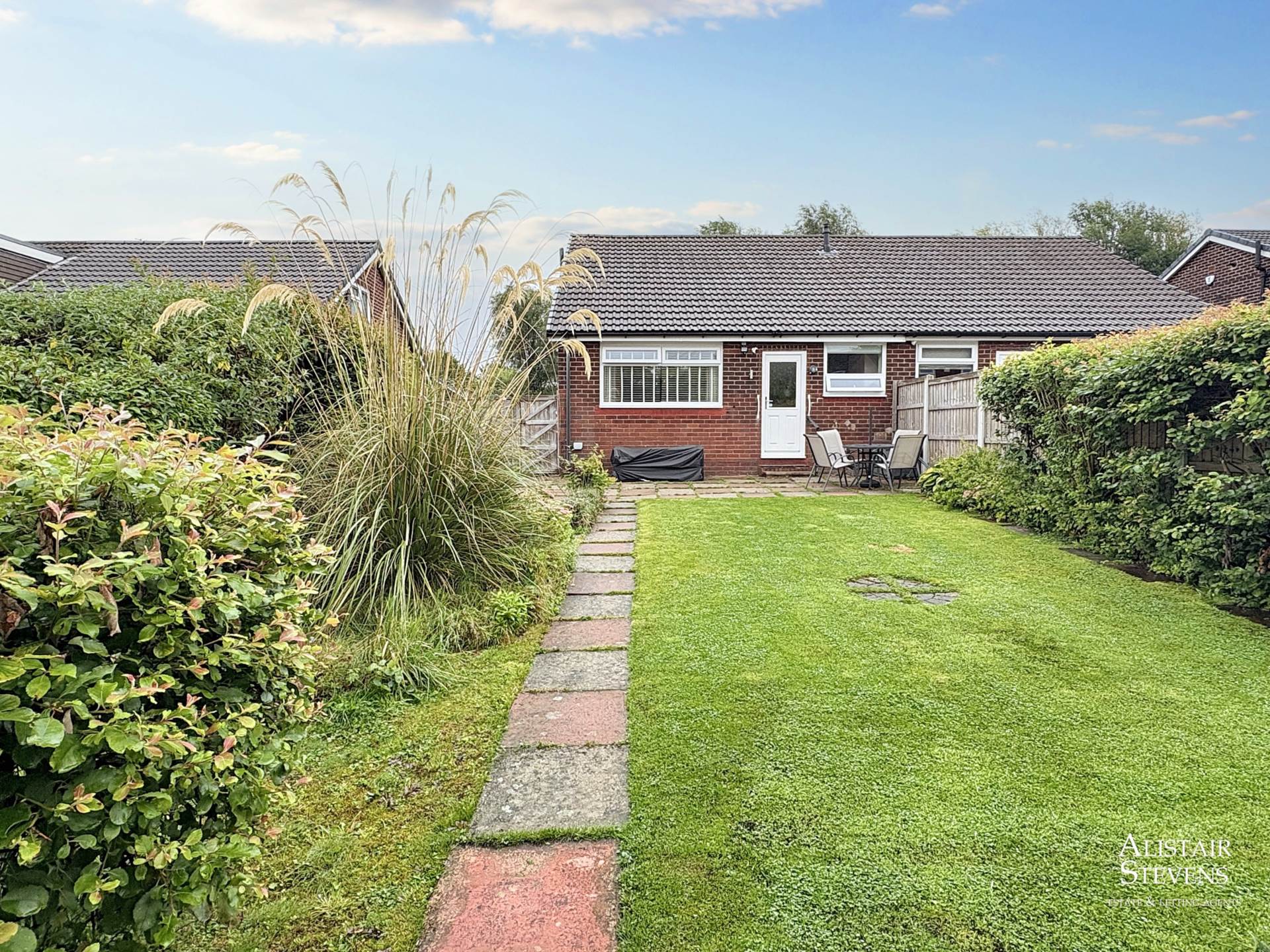 Clifton Crescent, Royton, Oldham, Image 13