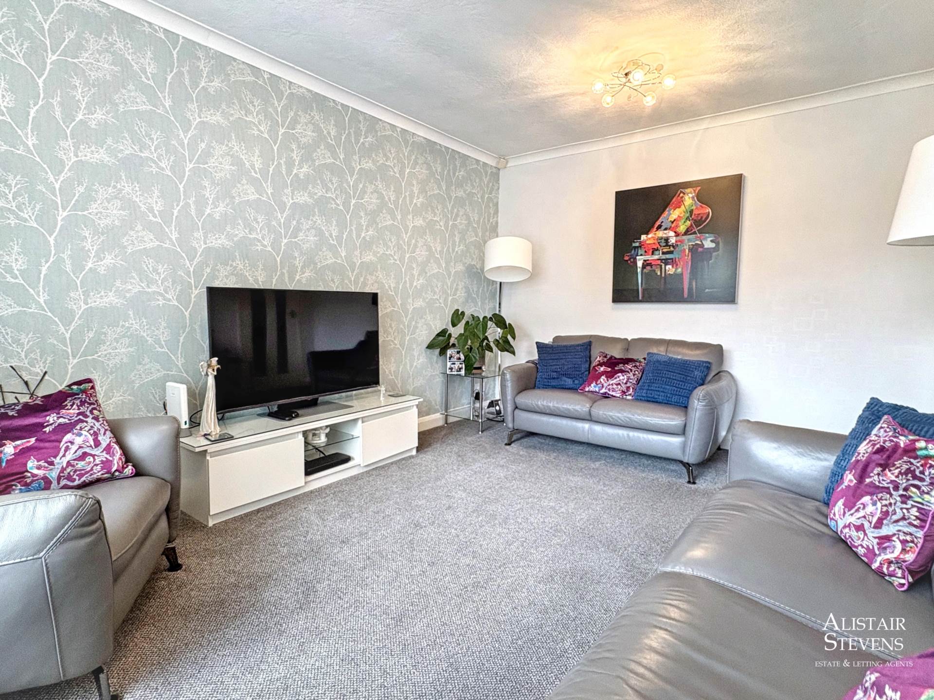 Oozewood Road, Royton, Image 4