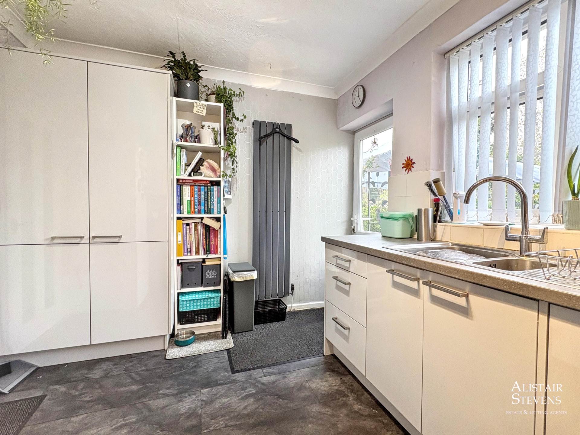 Oozewood Road, Royton, Image 6