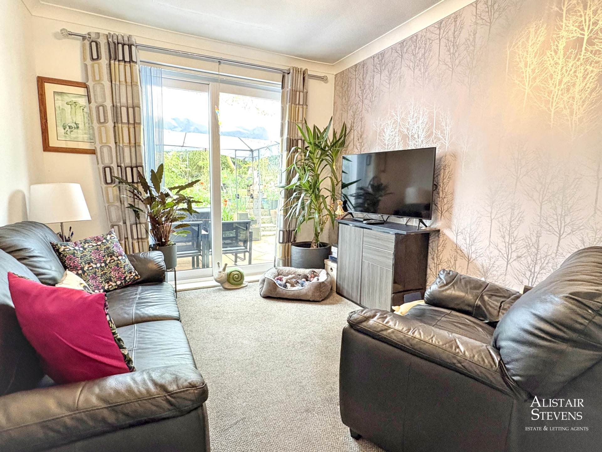 Oozewood Road, Royton, Image 9