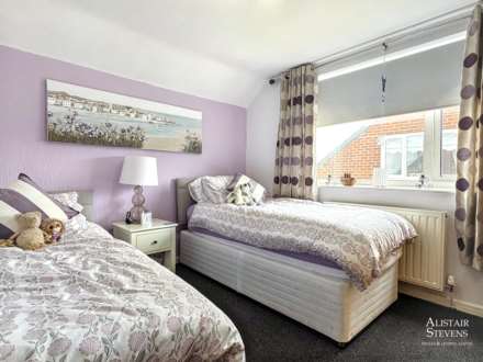 Oozewood Road, Royton, Image 17