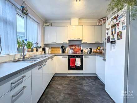 Oozewood Road, Royton, Image 5