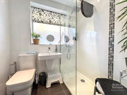 Oozewood Road, Royton, Image 7