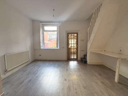 Rochdale Road, Royton, Image 4