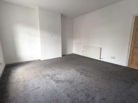 Rochdale Road, Royton, Image 8