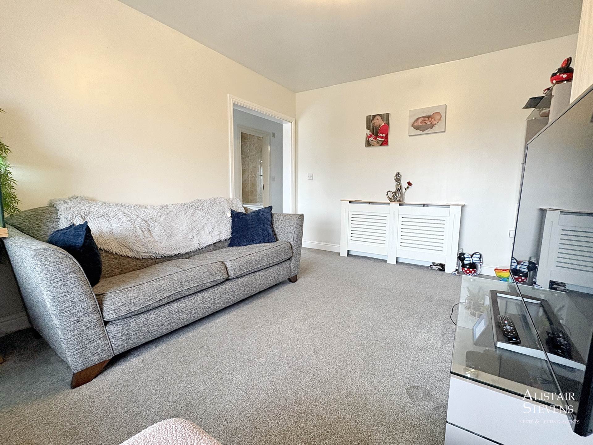 Berkeley Drive, Oldham, Image 4