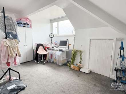 Berkeley Drive, Oldham, Image 12