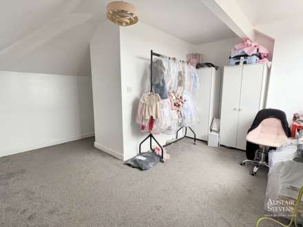 Berkeley Drive, Oldham, Image 13