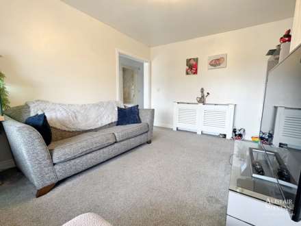 Berkeley Drive, Oldham, Image 4