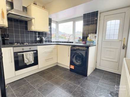 Berkeley Drive, Oldham, Image 5